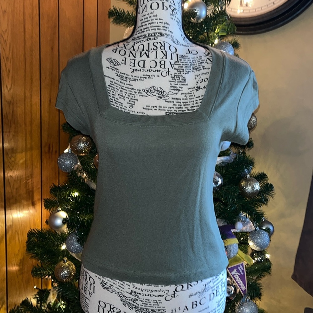 L.A. Gold green square neck shirt. Junior size Medium.